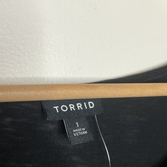 Torrid Eyelet Lace Ruffled Top Black Womens 1X Blouse Dark Romantic Fairy Grunge - Picture 5 of 8